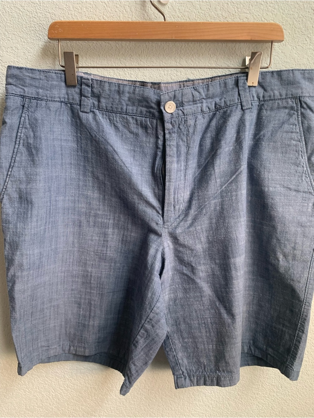 Van Heusen Men's Light Blue Flat Front Shorts